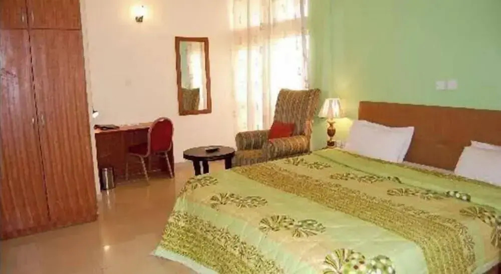 Universal Hotel Enugu