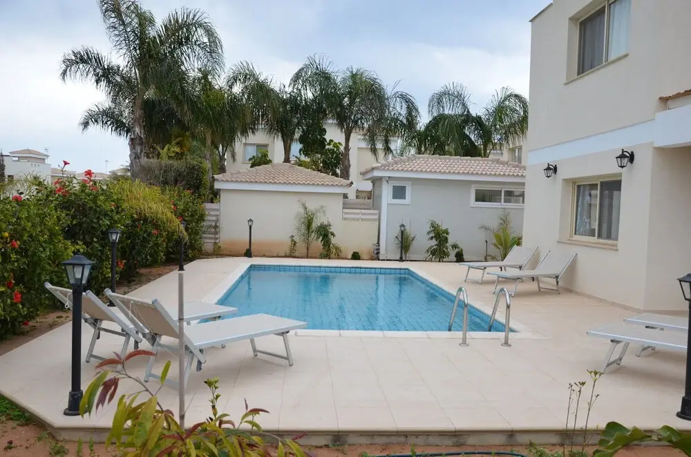 Anthorina Villa 12