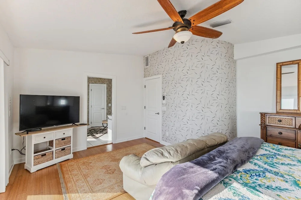 Breathtaking Beach Front House 3 Bedroom Home by RedAwning