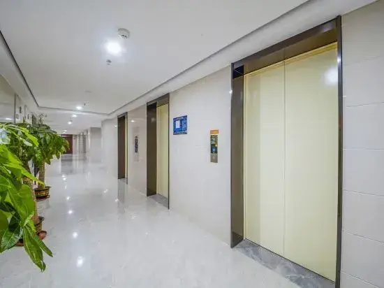 Universe Department Wisdom Apartment (Century Lotus Sports Center shop)