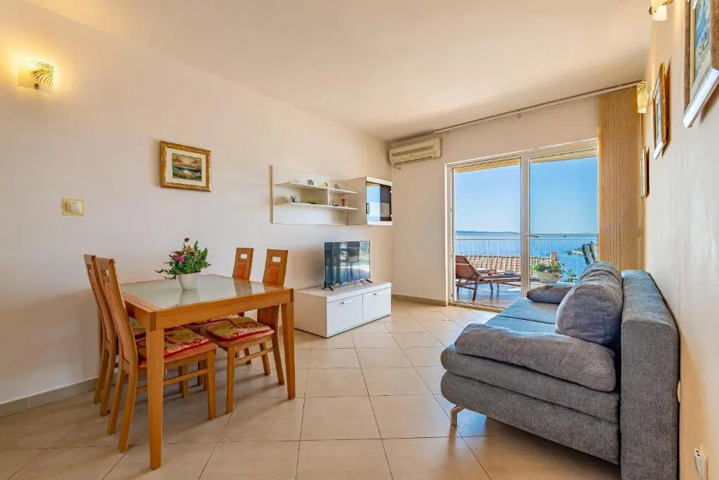 Apartments Villa Nea Leona