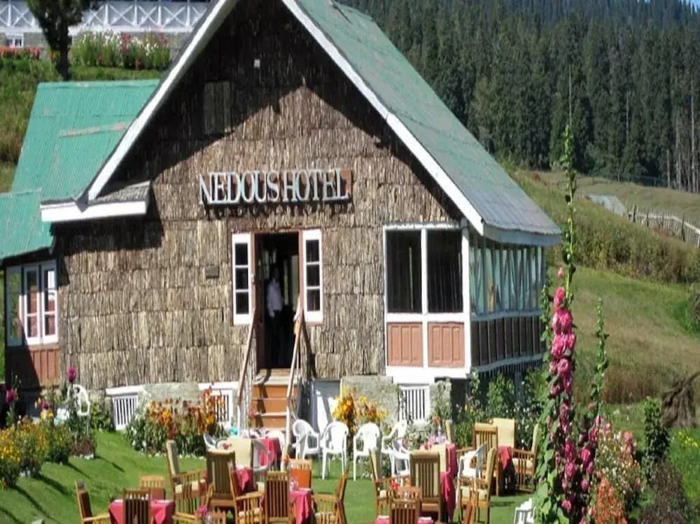 Hotel Nedous