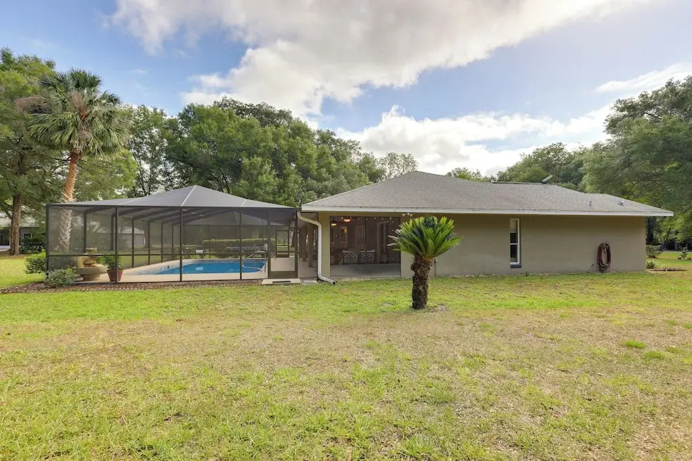 8 Mi to Rainbow Springs: Dunnellon Area Home!