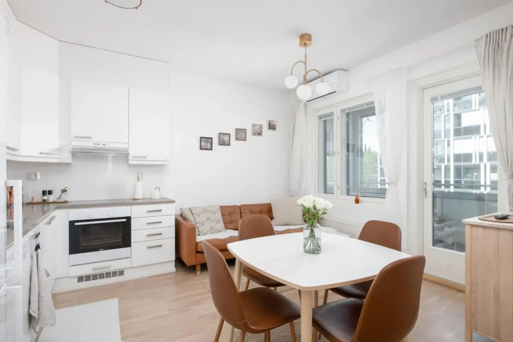 Modern apartment with sauna and free parking