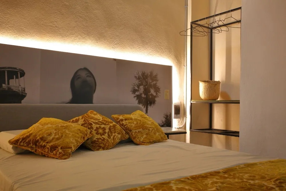 FIXIE LOFTS - Colonial Villa Suites with Pool