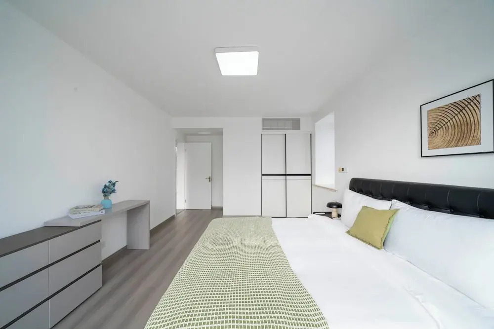 Tyms 3BR 2BA Apt near Xujiahui Metro