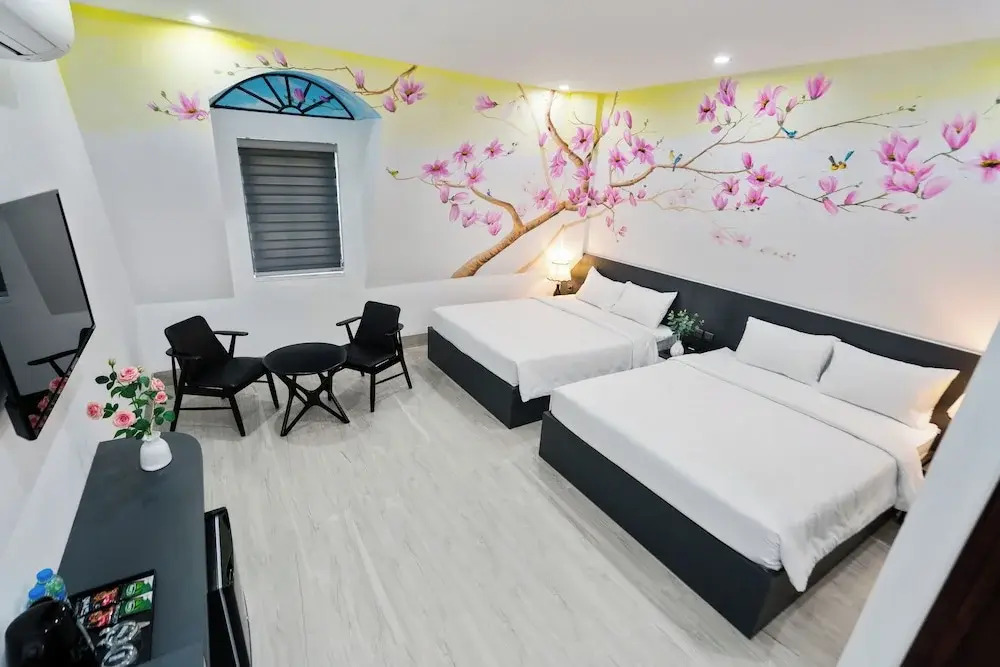 The Enchanted Ha Long Hotel - Bai Chay Beach