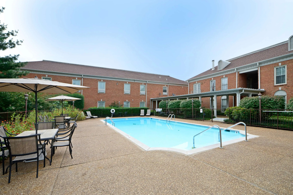 Best Western Spring Hill Inn & Suites