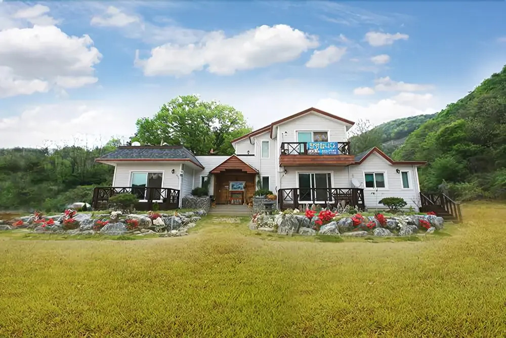 Yeongwol Hanbando River Pension