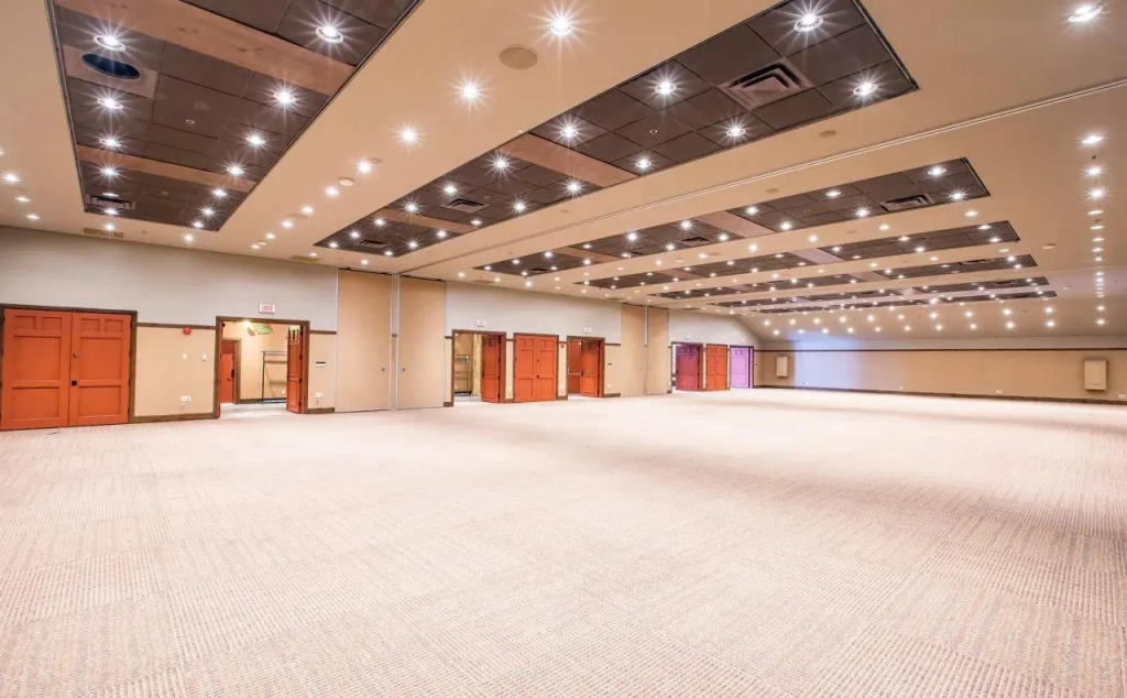 Holiday Inn Express & Suites Tremblant by IHG