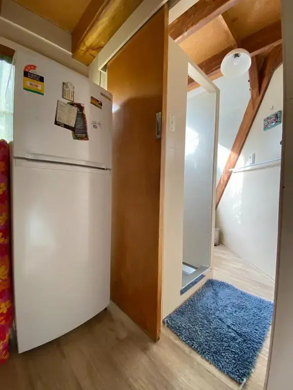 9 Chalet Cres