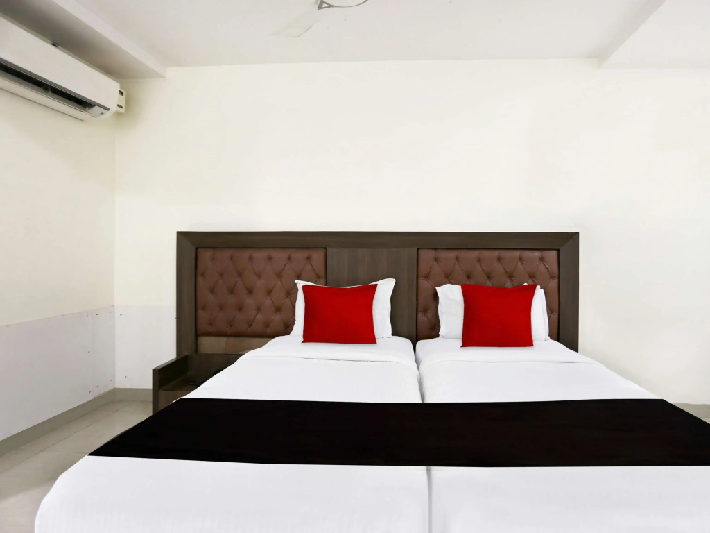 Hotel O Halcyon Deccan Inn