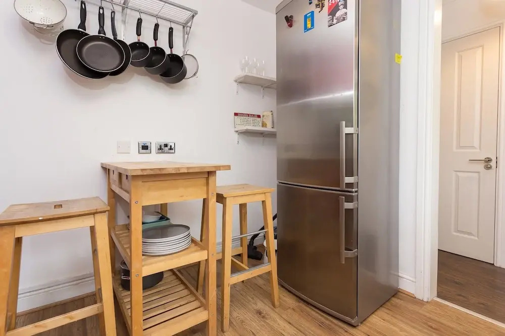 Light and Spacious 3 Bed Next to Victoria Park