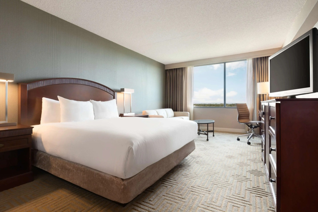 Hilton East Brunswick