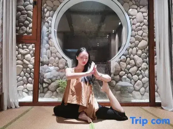 Taoshe Resort Hotel (People's Square Taoyangli Scenic Area Branch)