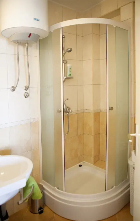 A1 - apt w. Terrace, Just 3 min Walk to the Beach