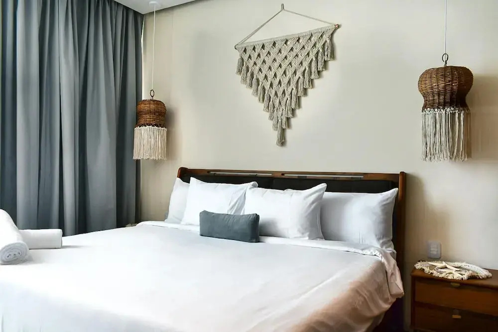 Because Location Really is Everything Gorgeous Penthouse With Fast Beach Access and Free Shuttle to the Beach Club