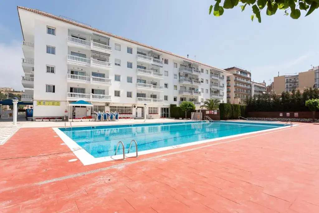 Apt 200 meters from the beach id