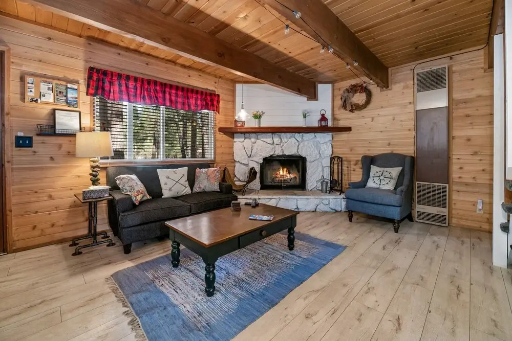 Leaf It All Bepine Cabin - 2br/1.5ba/luxurious Feeling/close To Snow Play/oktoberfest/smart Tvs/wifi 2 Bedroom Home