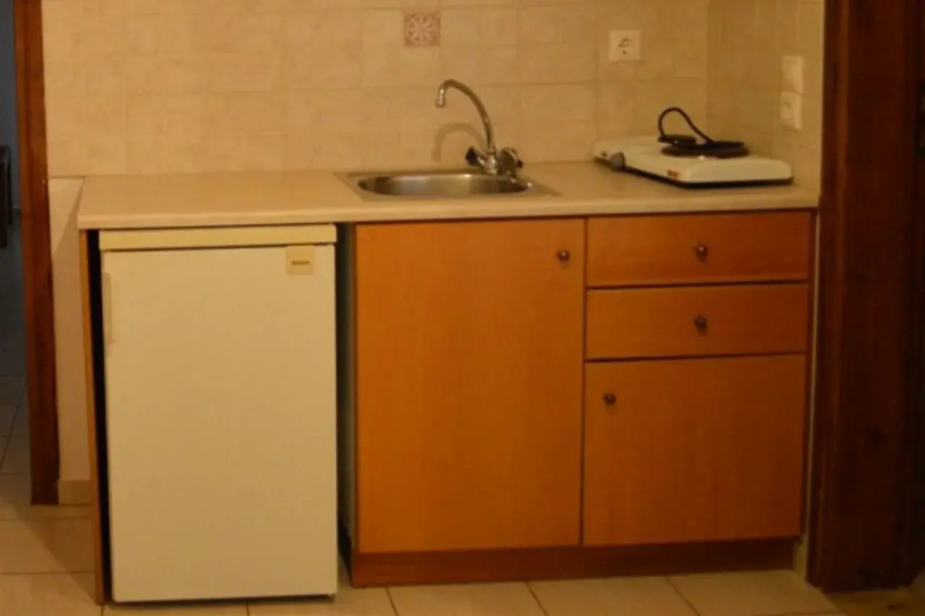 Nikos Apartments