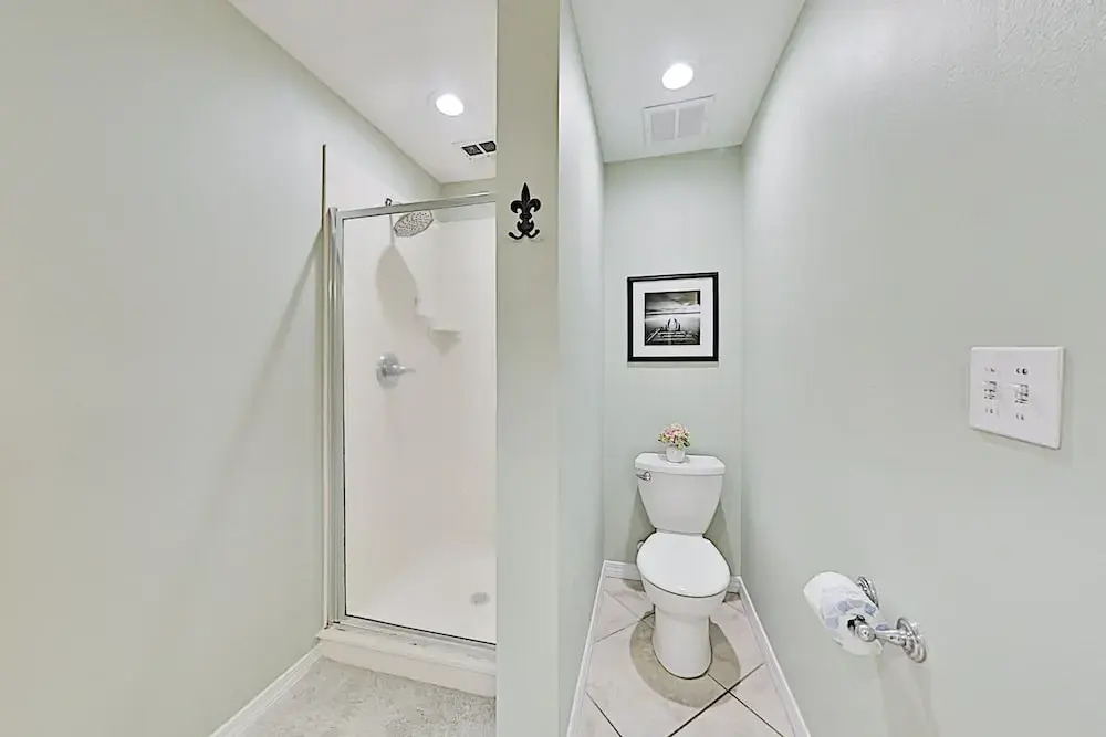 Stylish Bay-view Getaway W/ Pools, Hot Tub & Dock 3 Bedroom Condo