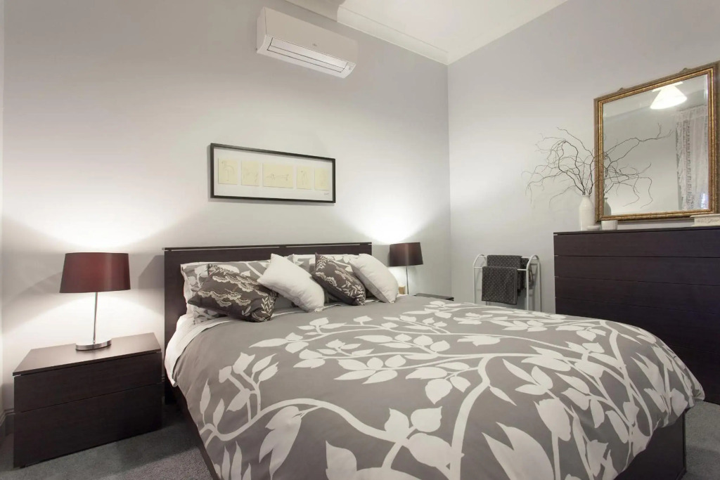 Rawson's Retreat - Five Bedroom Home - Walk CBD - Includes Breakfast