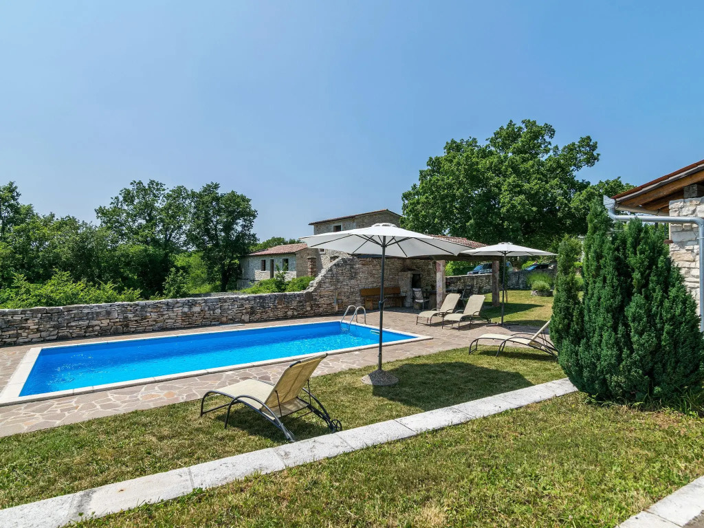 Elegant Villa in Istria with Outdoor Pool