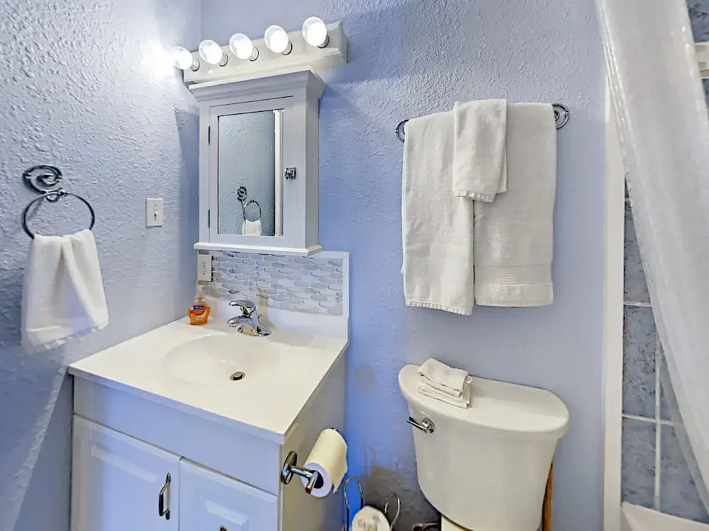 Split Level Stunner in Port Aransas by RedAwning