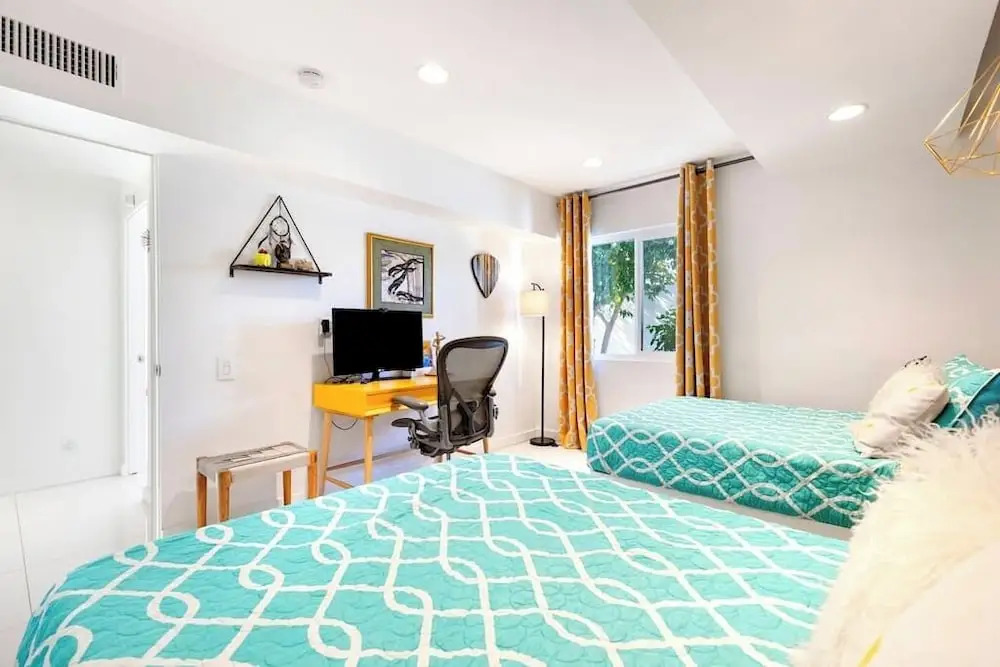 Amarillo House - Luxury Home with Pool & Spa