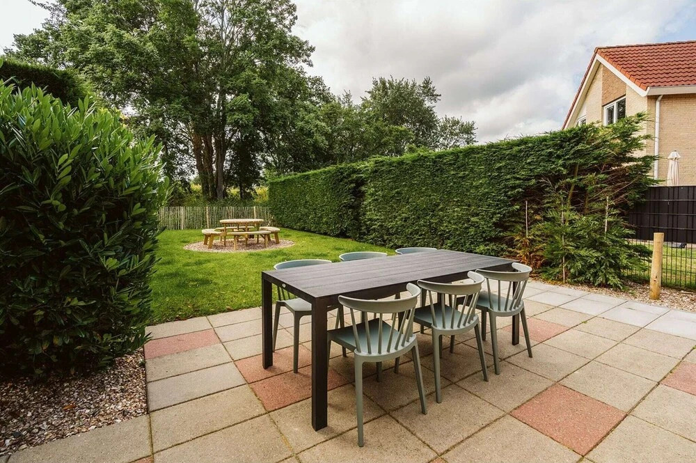 Holiday Home With Spacious Private Garden Within Walking Distance of the Beach