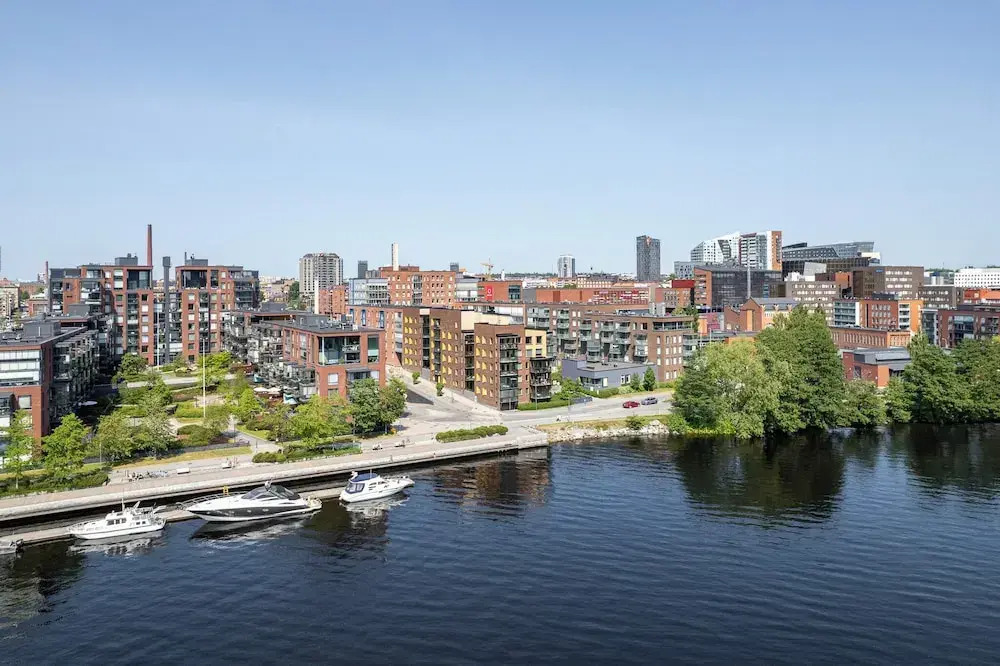 Lake View 7th Floor Studio next to Downtown