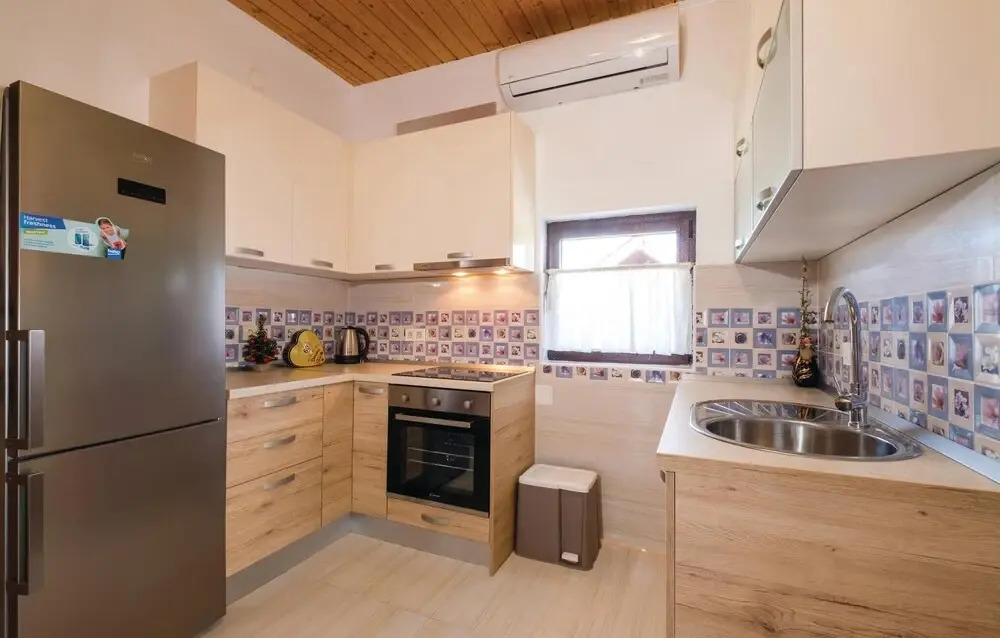 Awesome Apartment in Velika Gorica With 2 Bedrooms and Wifi