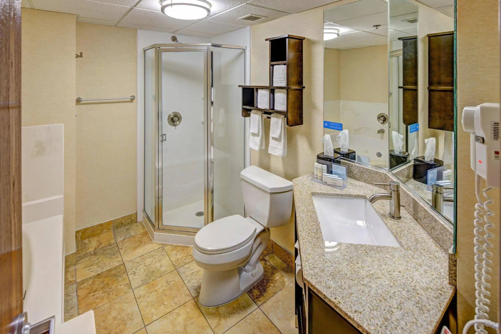 Hampton Inn & Suites Cleveland-Airport/Middleburg Heights
