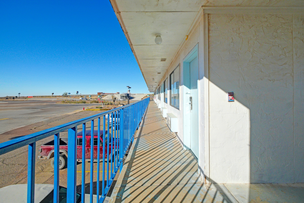 Motel 10
