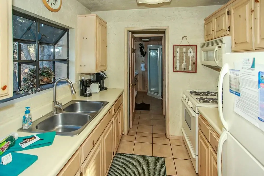 Acorn Cottage - Super Cute Cozy Cabin In A Great Location. Walkable To The Village 2 Bedroom Home