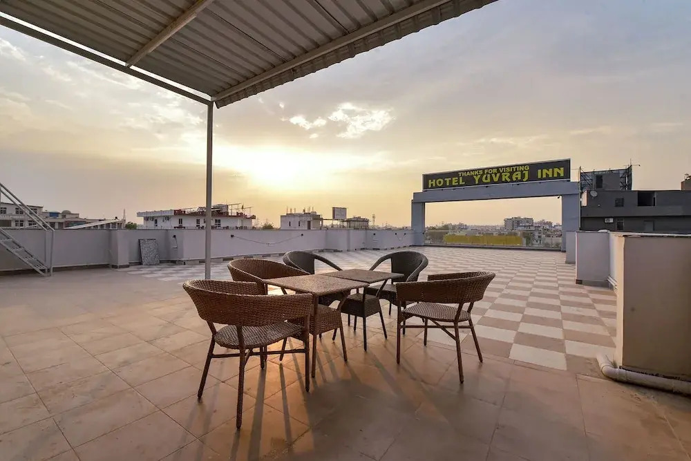 Fabhotel Yuvraj Inn