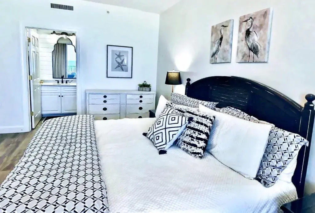 Barefoot Bliss - beachfront condo - sleeps 14