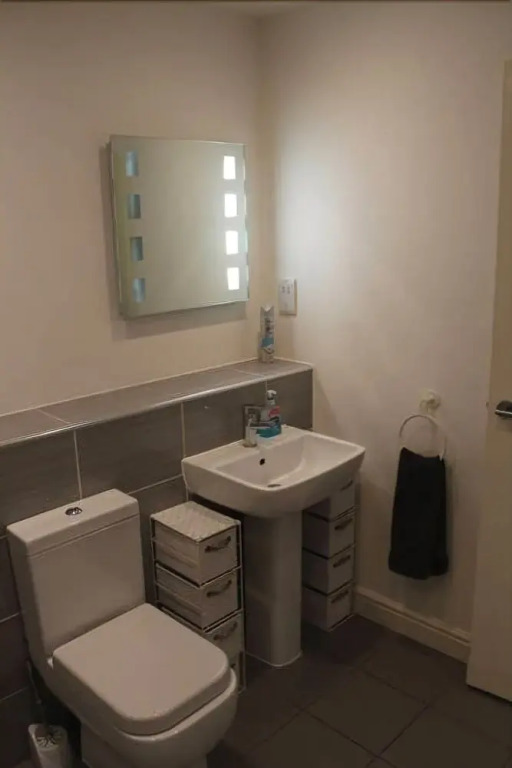 Zone 1 Hoxton 2 Bedroom Flat