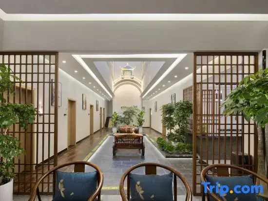 Fenghuang Manqin Courtyard Homestay