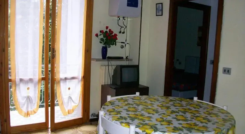 Appartamento con POSTO AUTO PRIVATO A Marina Centro Mare