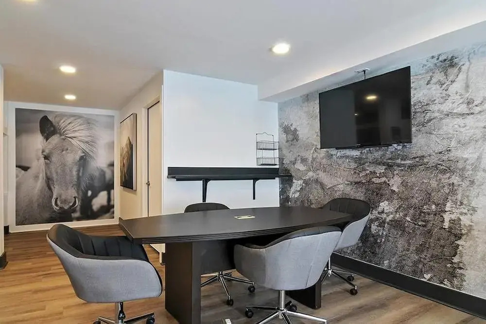 Arrive 800 Penn Executive 1br 1 Ba