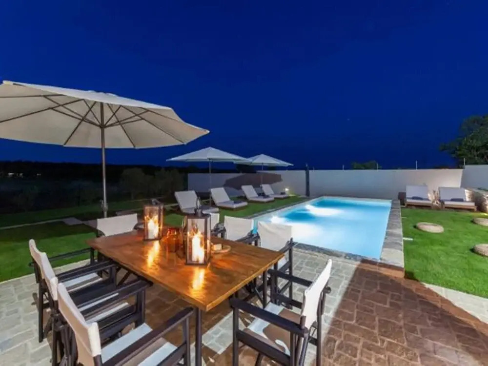 Magnificant 5 Stone Villa Royal