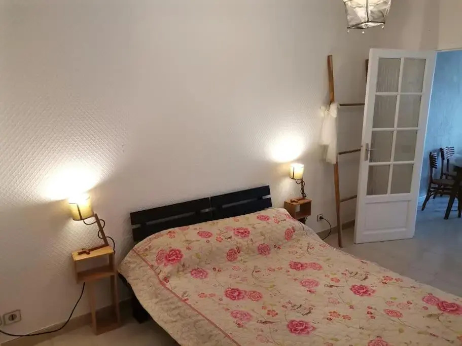Relaxing 2p apartment in front of a lovely garden