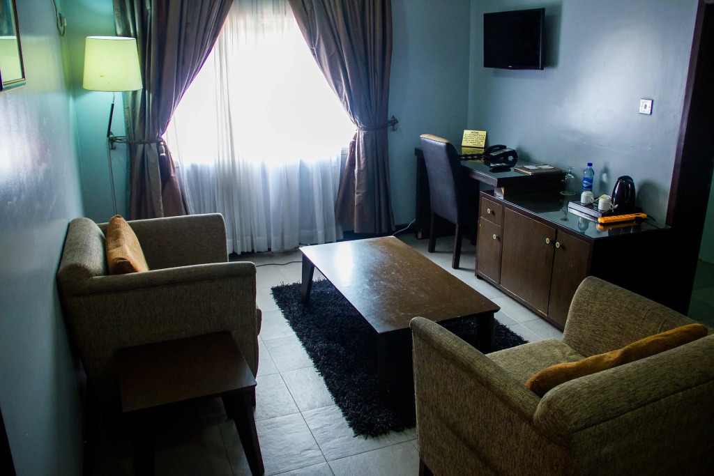 Manyxville Hotel & Suites