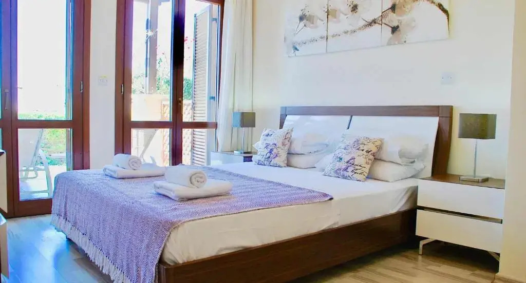2 bedroom Apartment Pomos with garden and sea views, Aphrodite Hills Resort