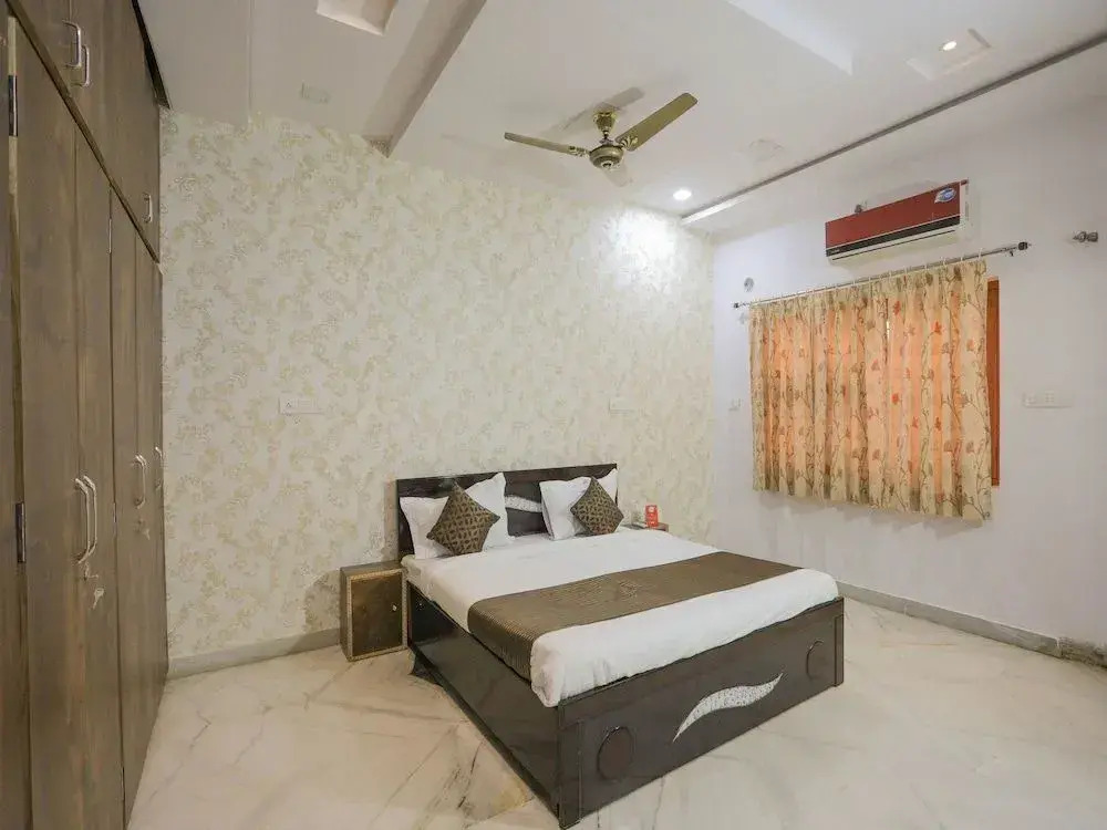 OYO 10287 Home 3BHK Villa near Lake City Mall
