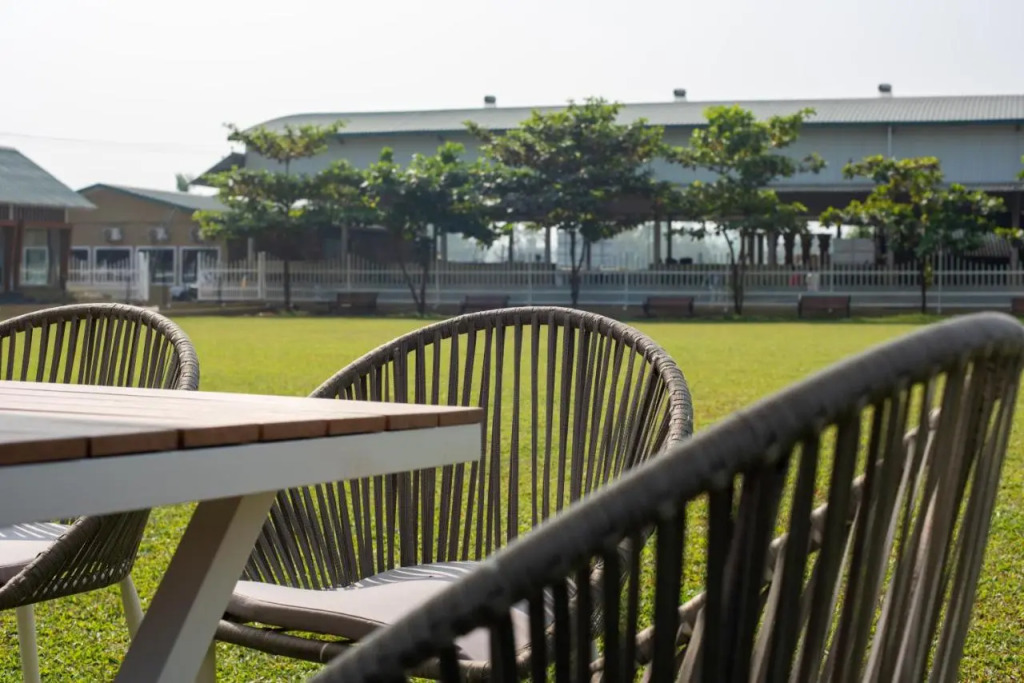 Paramount Riverfront Resort & Spa