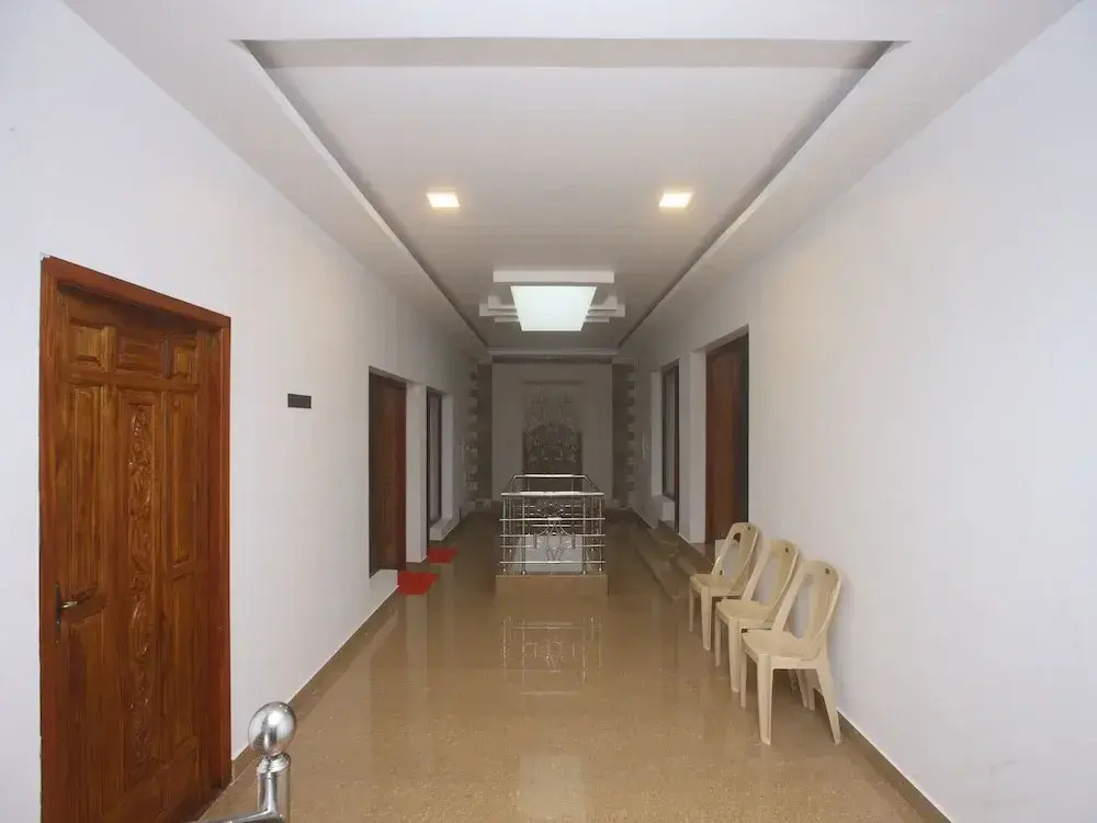 OYO 13607 Sri Akilambiga Residency