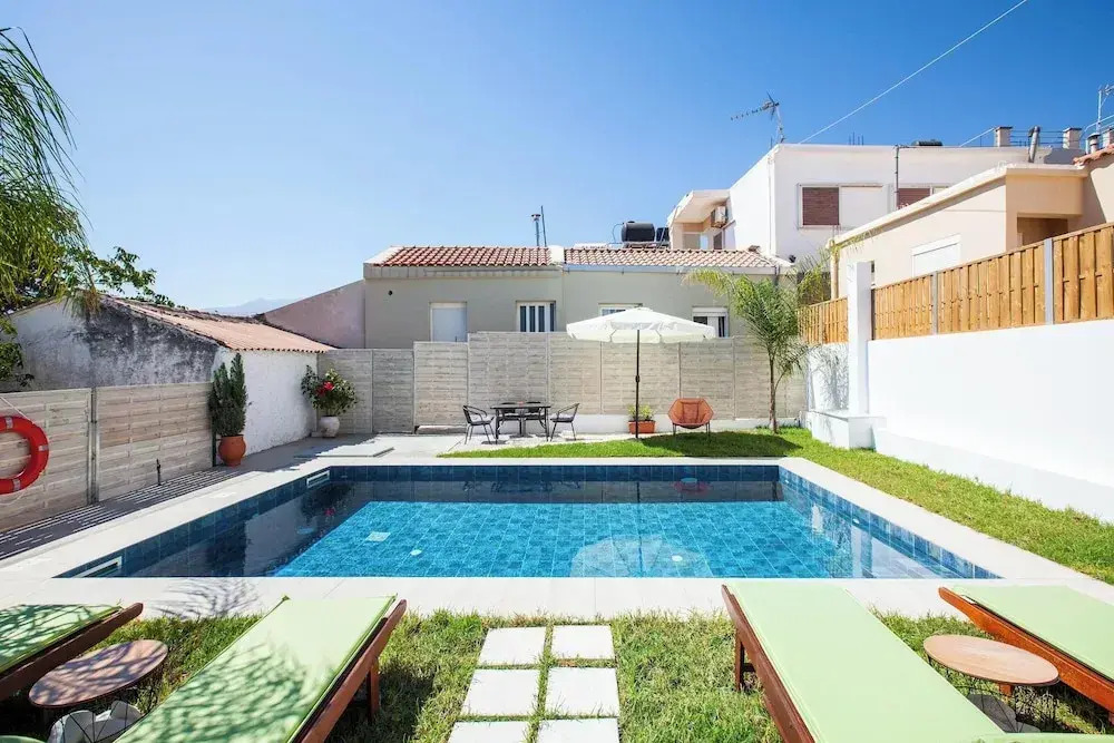 Peponas Residence