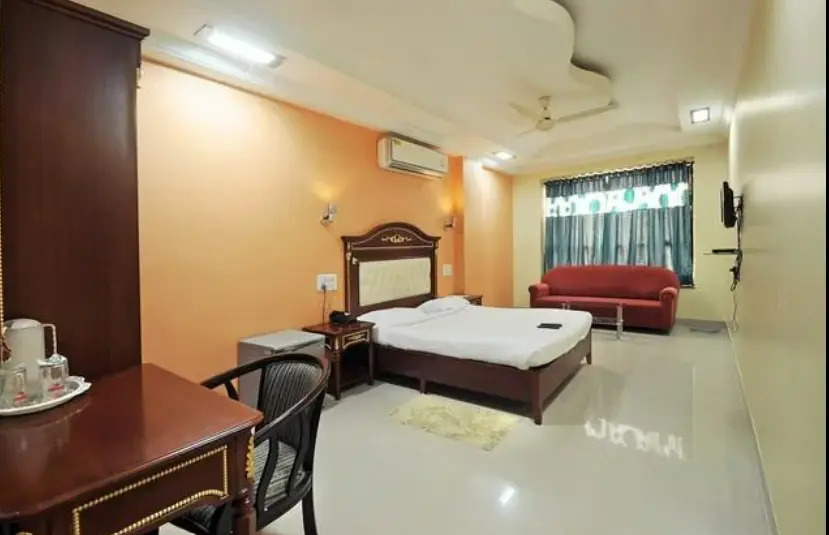 OYO Flagship 072 Hotel Orient Inn